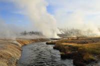 Vapeurs matinales de sources chaudes (Yellowstone NP, USA)